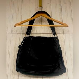 Black Leather Fortuna Valentino Shoulder Bag
